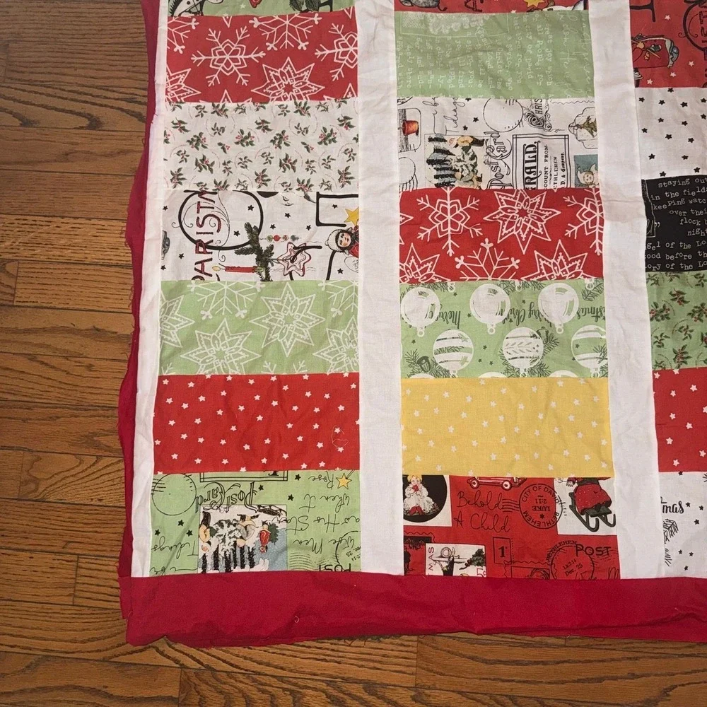 Handmade Christmas patchwork throw quilt approximately 58x75